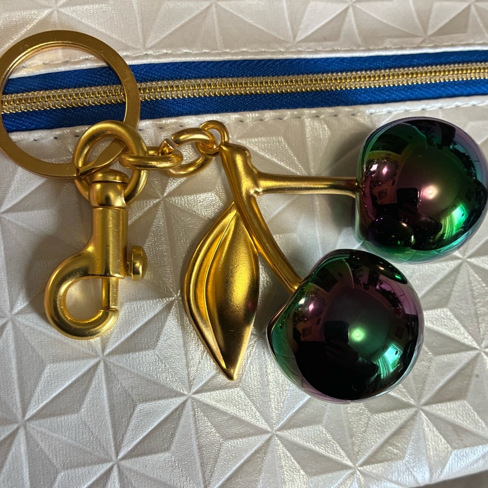 Cherry Key Charm Bundle Bag - Picture 3 of 7